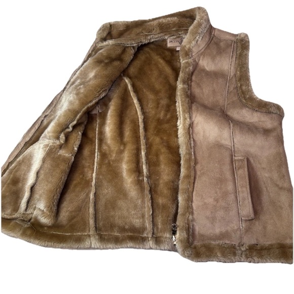 Jaclyn Smith Brown Faux Fur Trim Vest - Picture 2 of 6